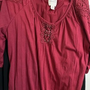 New York Landry 1x Burgundy 3/4 lace sleeves,